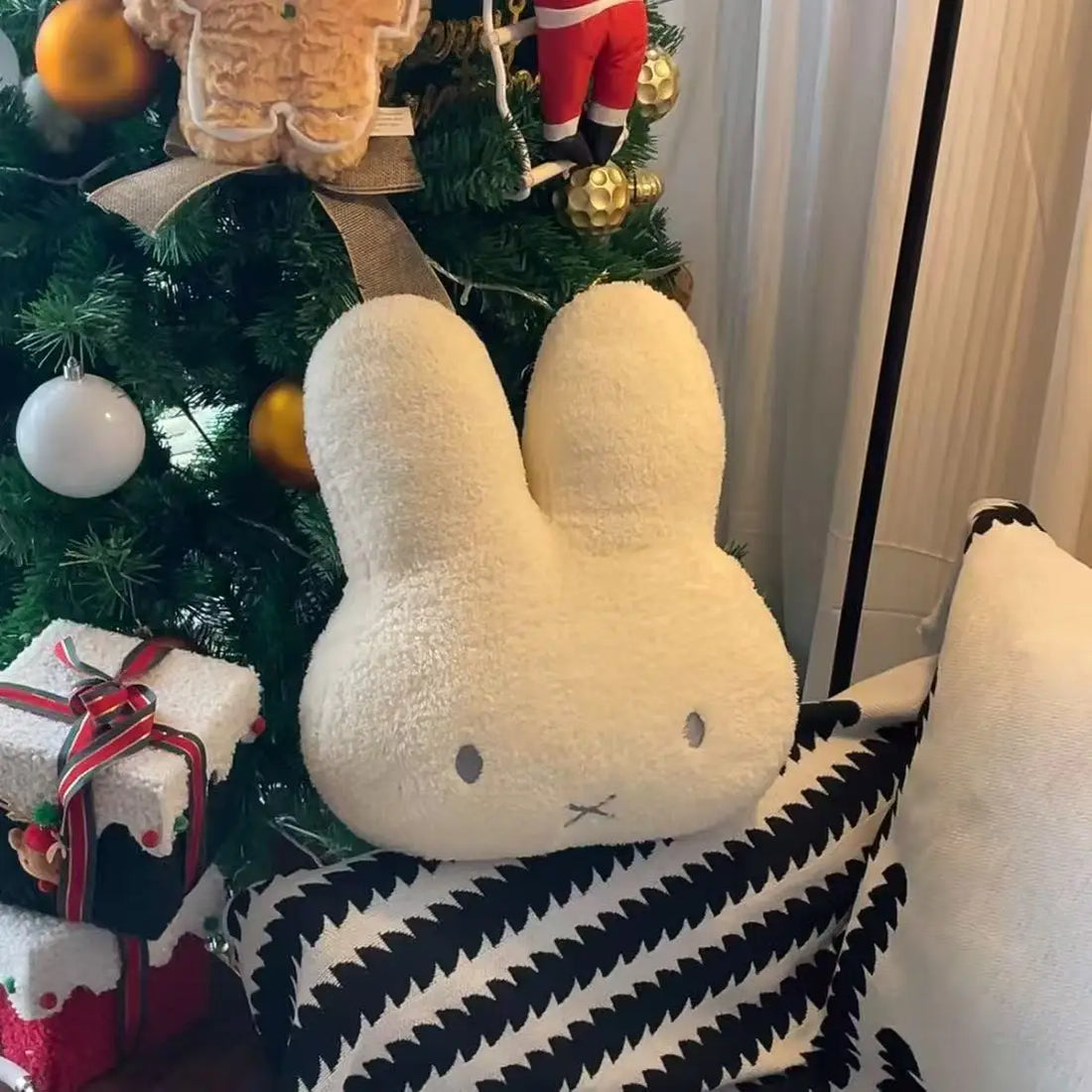 Kawaii Miffy Cute Doll Plush Pillow Soft and Comfortable Plush Material Sofa Cushion Plush Toy